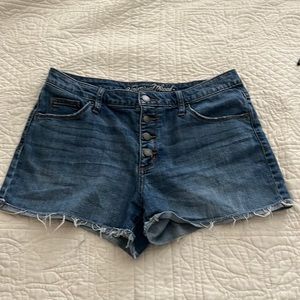 Size 8 Universal Thread denim shorts EUC